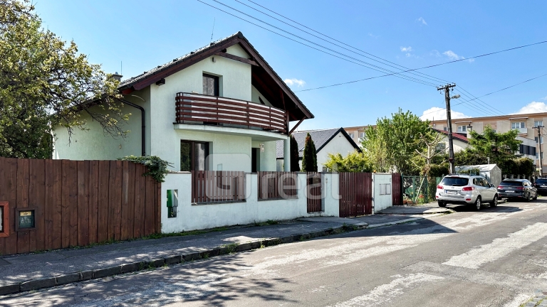 predná strana rodinného domu na predaj 1