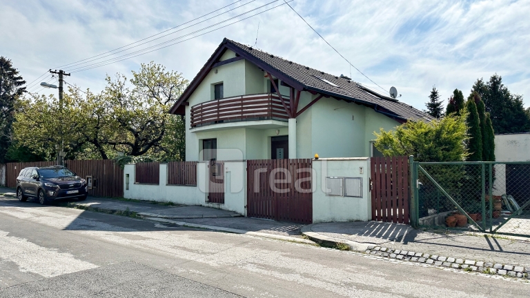 predná strana rodinného domu na predaj 2